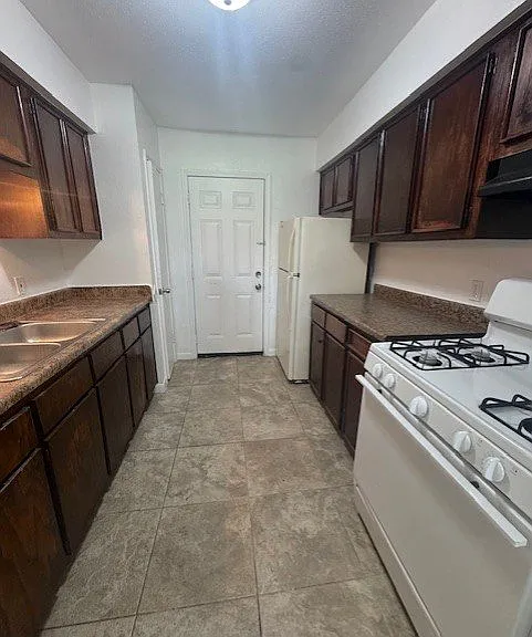 Timber Crossing Apartments — Photo 14
