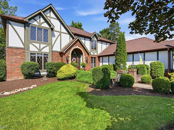 5th image of 14812 Lancelot Ln W