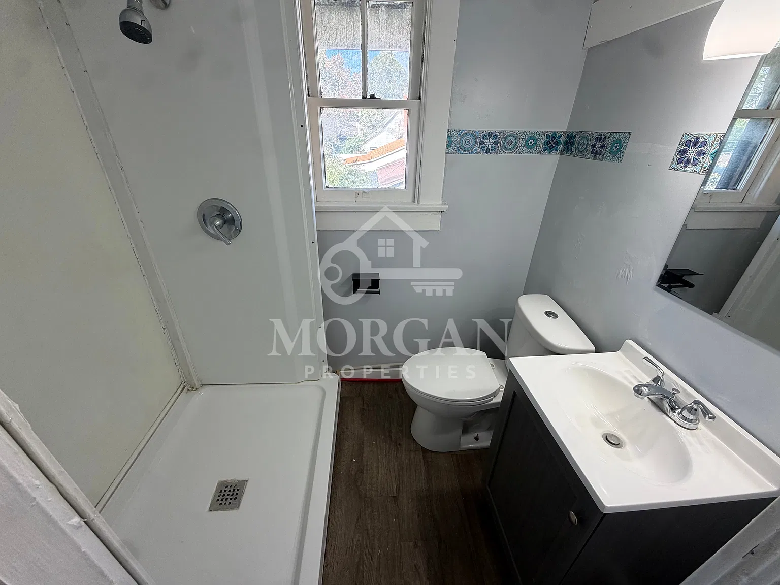 1527 Walnut Street - 3 — Photo 4