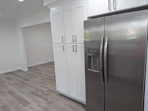 3rd image of 6265 Fennwood Ct