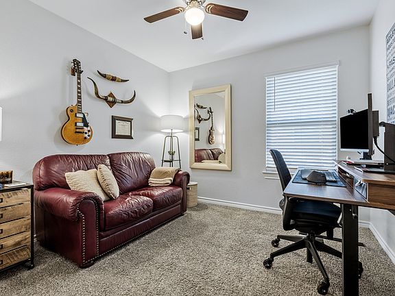 3rd image of 601 Rawhide Way