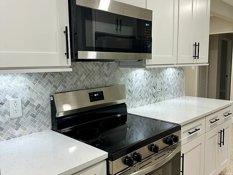 1176 Lake View Dr — Photo 12