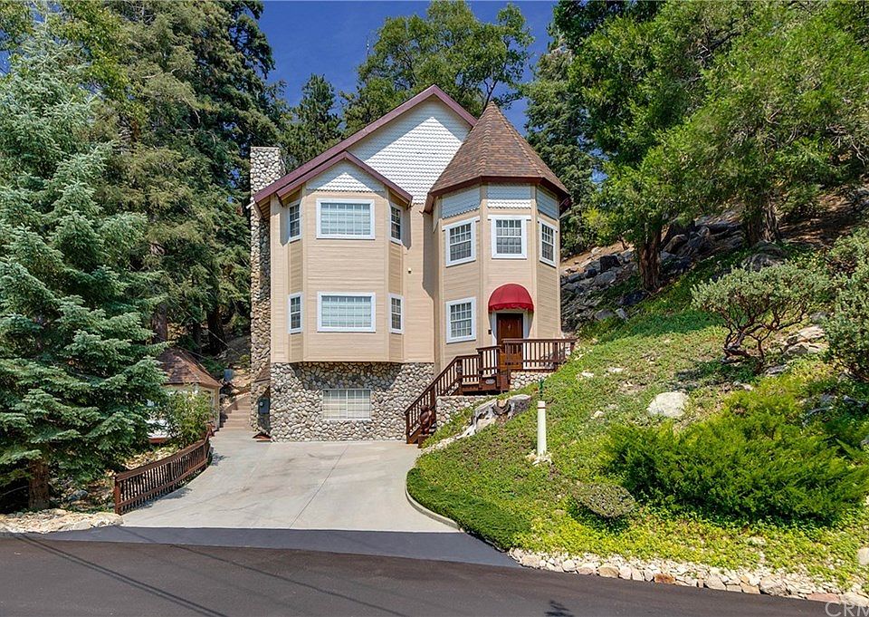 1st image of 26334 Thunderbird Dr