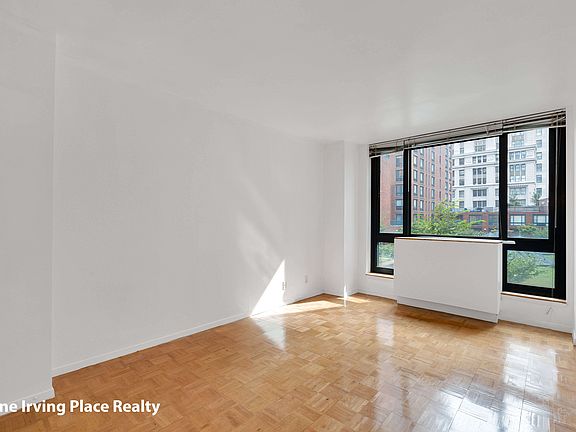 2nd image of 1 Irving Pl #18K