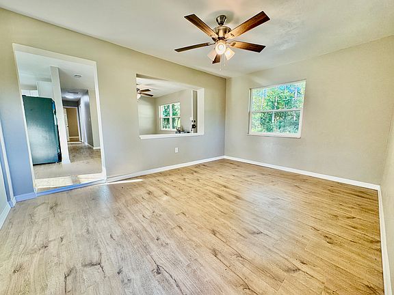 5th image of 2409 SE 12th St