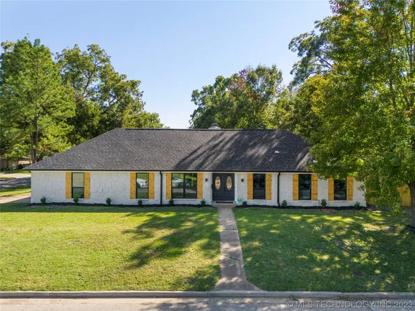 2014 E 52nd St, Tulsa, OK 74105