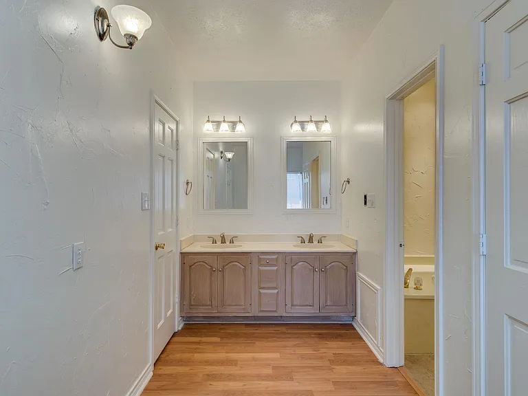 4400 Carter Creek Pkwy #302 — Photo 12