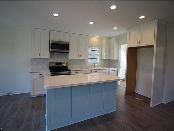 5th image of 600 Beachland Dr