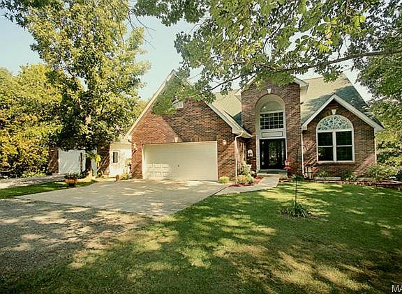 2nd image of 300 O'Shaw Dr