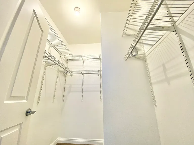 649.5 S Ridgeley Dr #102 — Photo 9