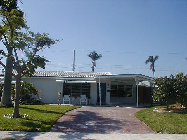 1st image of 916 SE 16th Pl
