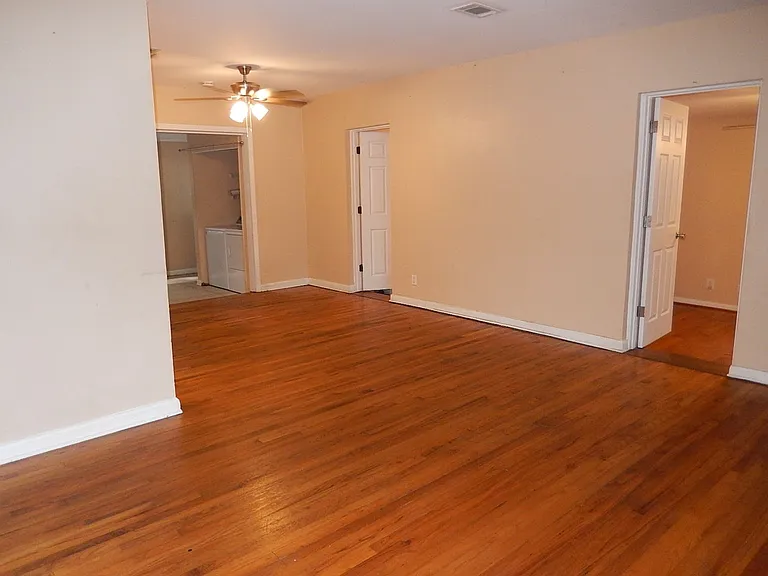 212 Edwards St — Photo 10