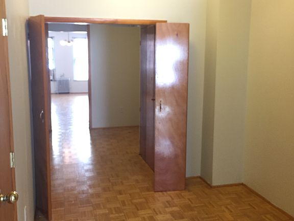 5th image of 735 Manhattan Ave APT 2L