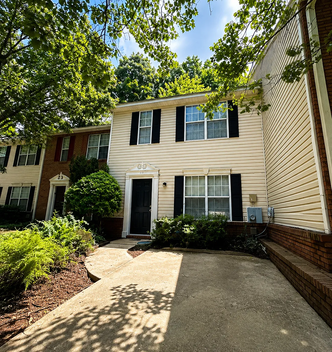 2 bed, 2.5 bath, 1376 sqft, $1,450 — Photo 2