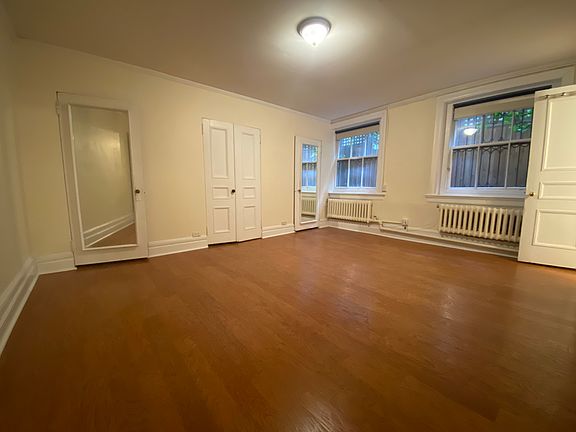 4th image of 117 E 35th St APT 1