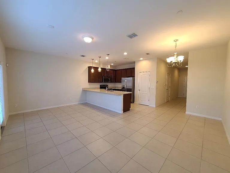 1039 Taramundi Dr — Photo 7