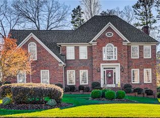 4652 Jamesford Dr, Jamestown, NC 27282