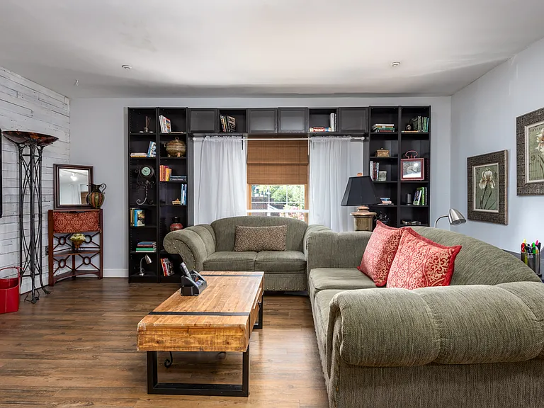801 W McGee St #25 — Photo 10