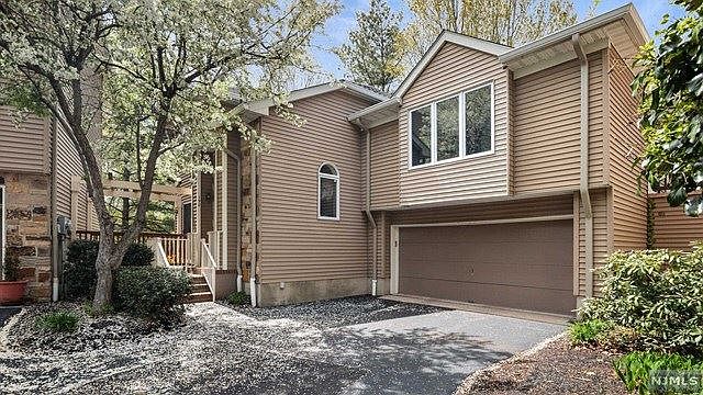 1st image of 190 Clarken Dr