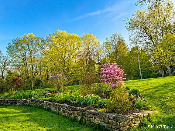 4th image of 292 Parmelee Hill Road