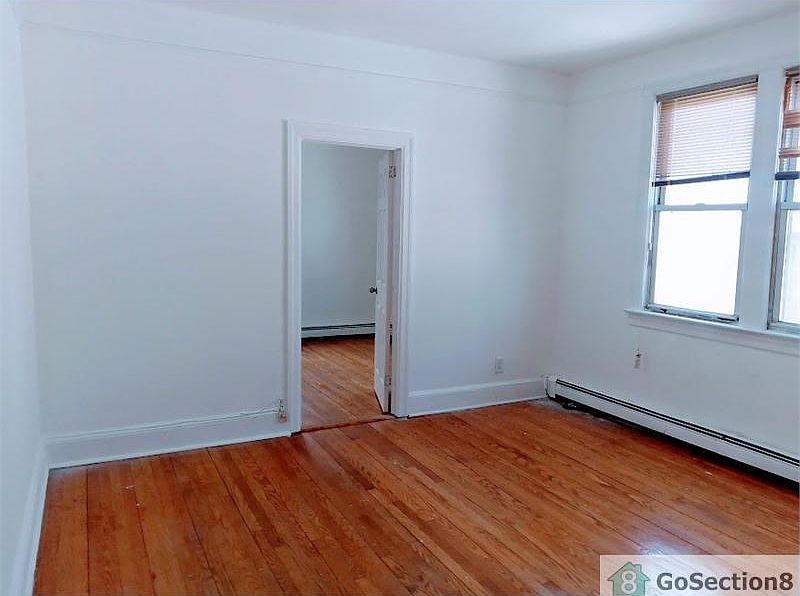 2nd image of 1356 Clove Rd