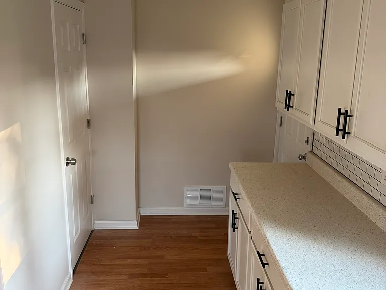 8 Higbie Dr — Photo 14