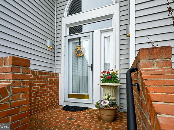4th image of 508 Martingale Ln