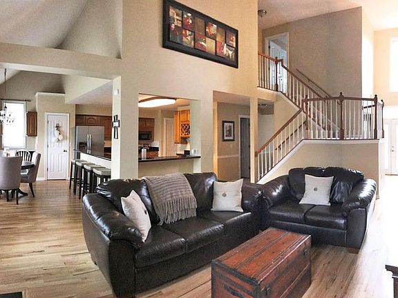 2nd image of 5725 Beechmont Dr