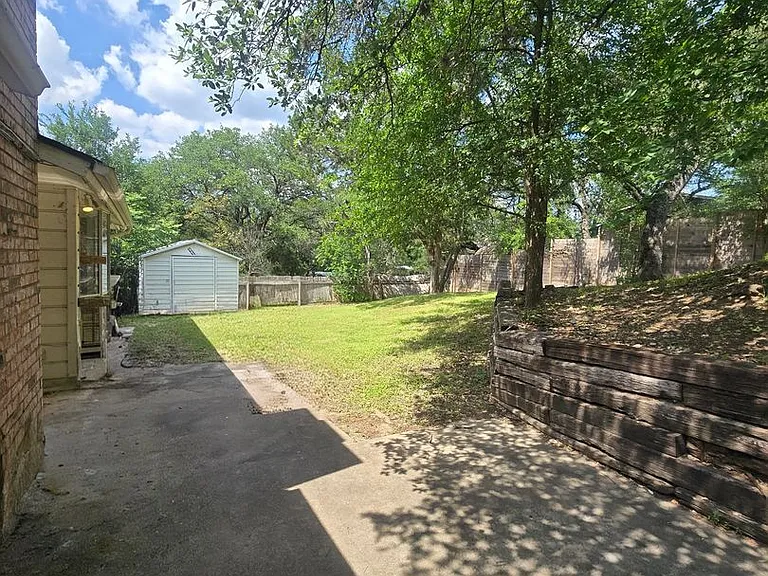 2314 Farnswood Cir — Photo 13
