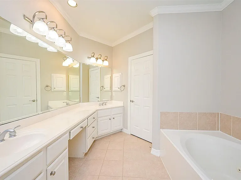 7933 Telluride Dr — Photo 19