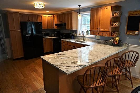 2nd image of 17 Loring Dr
