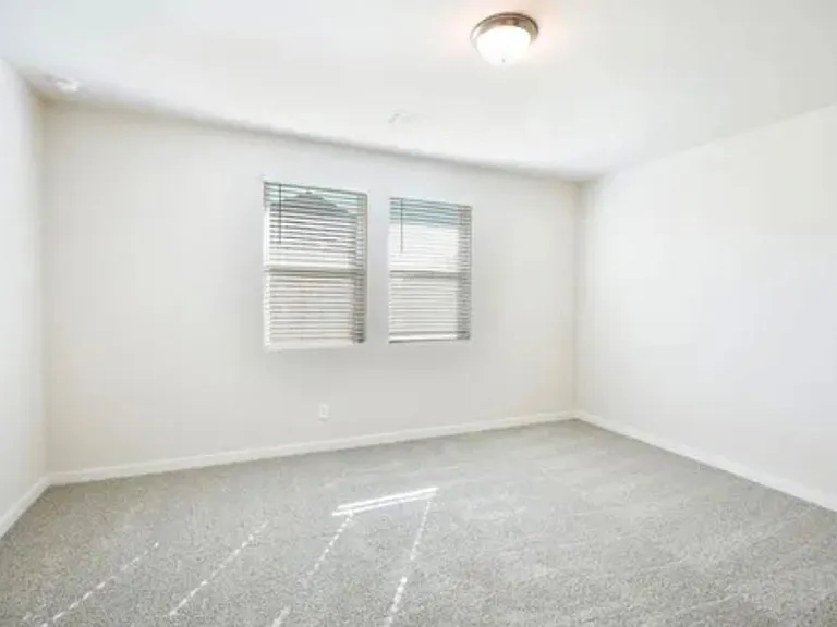 9450 Herons Preserve — Photo 17
