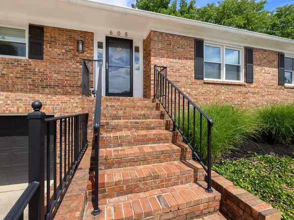 607 Camino Dr, Lexington, KY 40502