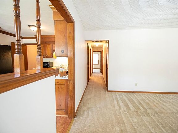 3rd image of 1115 Laurel Ave