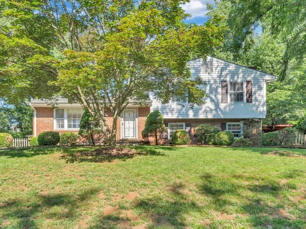 3403 Greencliff Rd, Roanoke, VA 24018