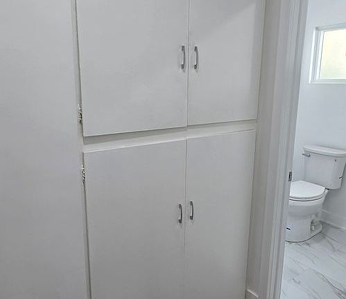 2nd image of 2641 S La Salle Ave #Top