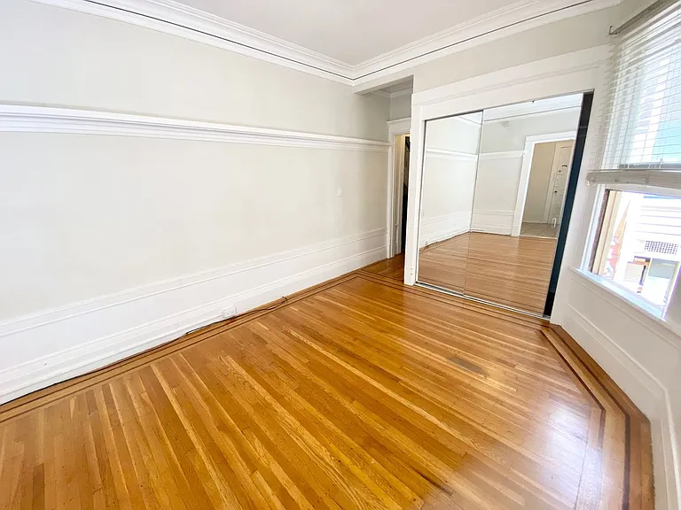961 Pine St — Photo 3