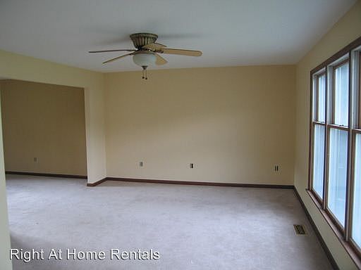 5th image of 1628 Arrowwood Dr