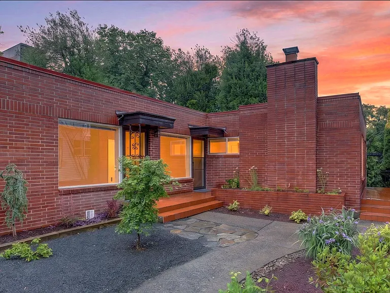 2233 NW Flanders St, Portland, OR, 97210 — Photo 1