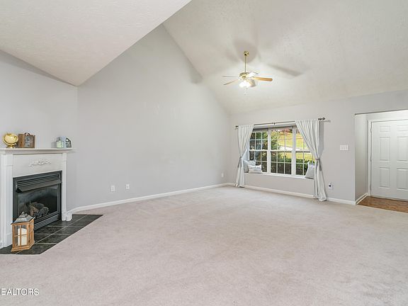 4th image of 416 Dogwood Glen Ln