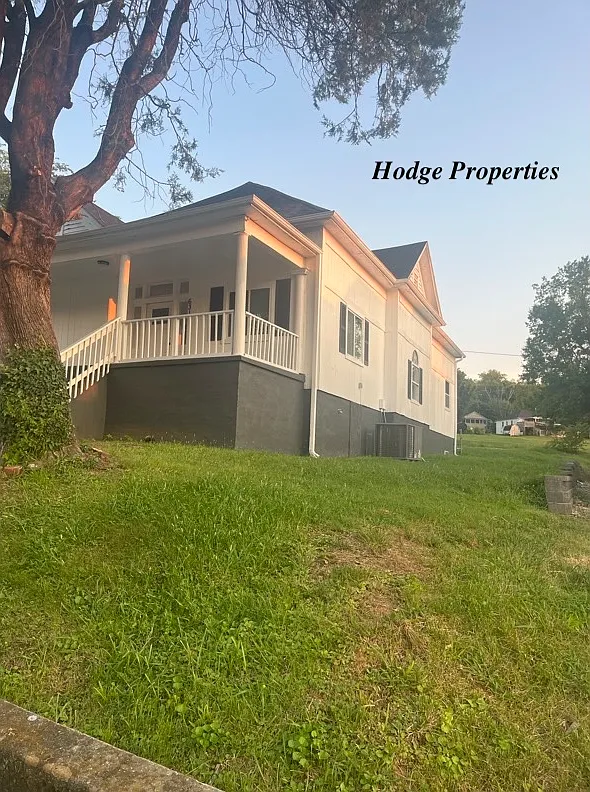 4 bed, 1331 sqft, $2,150 — Photo 2