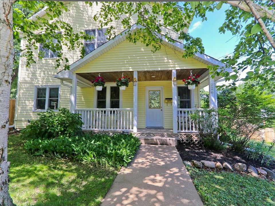 1st image of 226 Sherburne St N