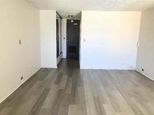 747 Amana St #105 — Photo 4