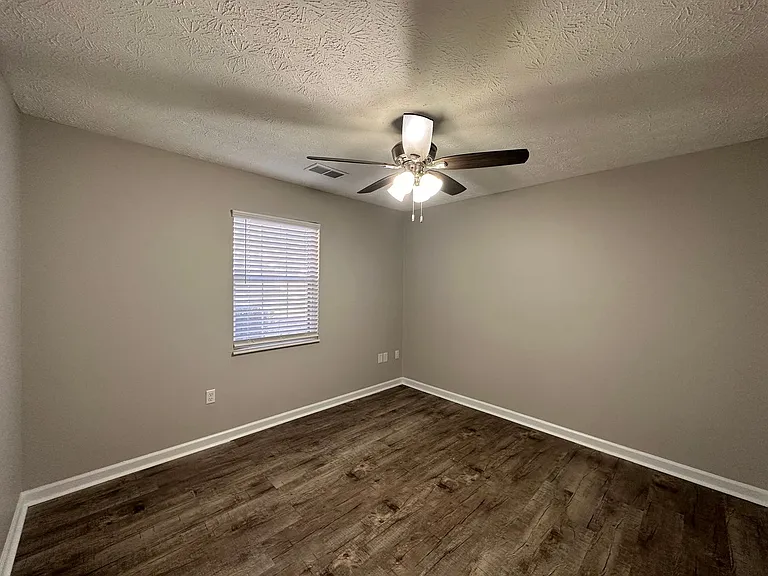 Breckenridge Apartment Homes — Photo 63