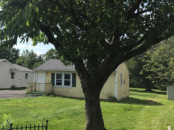 3rd image of 1209 Pawnee Ave