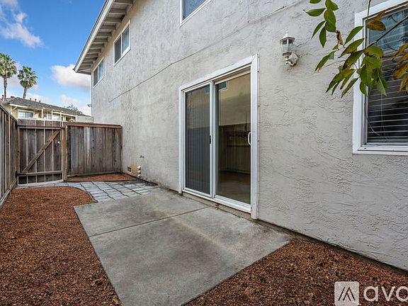 2nd image of 1830 Southwest Expy APT 2