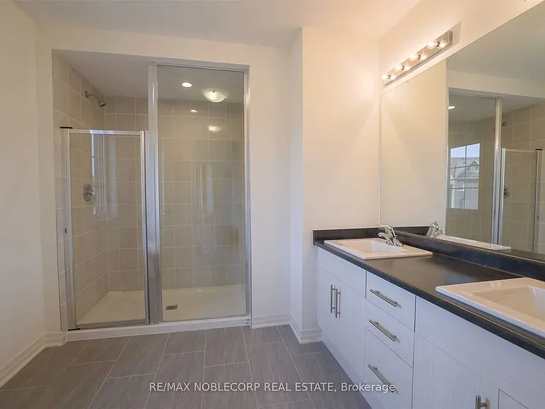 137 Casserley Cres — Photo 9