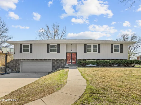 917 Air View Dr, Jefferson City, MO 65109