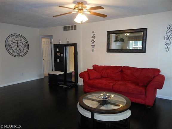 3rd image of 521 Bayfair Dr