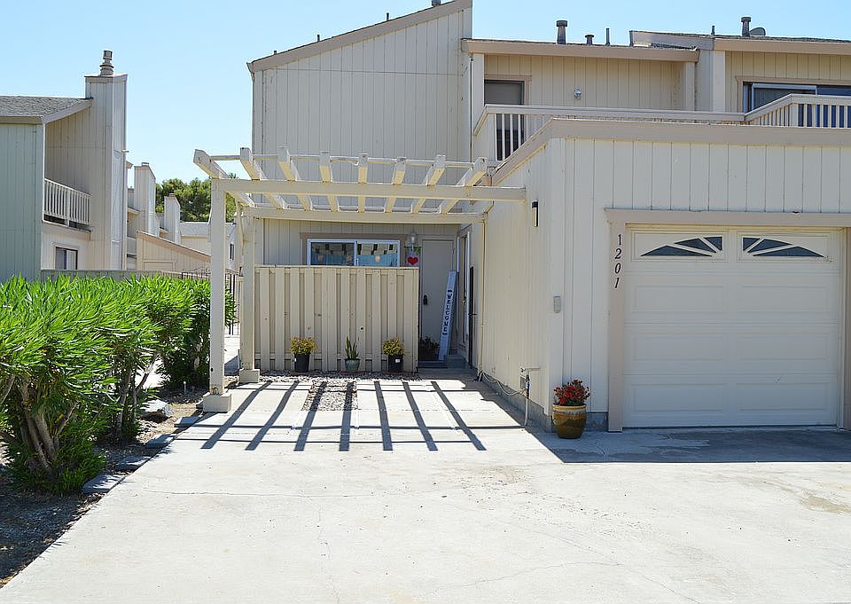1st image of 1201 Marina Cir